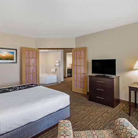 Comfort Inn & Suites Sarasota I75 Buitenkant foto