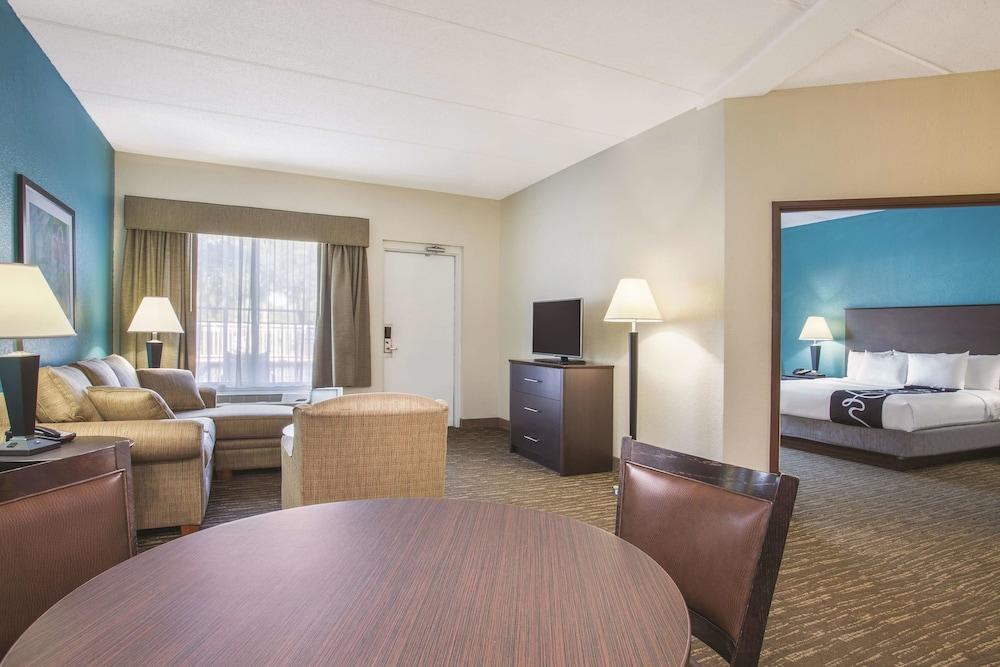 Comfort Inn & Suites Sarasota I75 Buitenkant foto