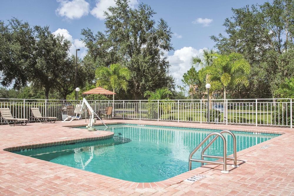 Comfort Inn & Suites Sarasota I75 Buitenkant foto