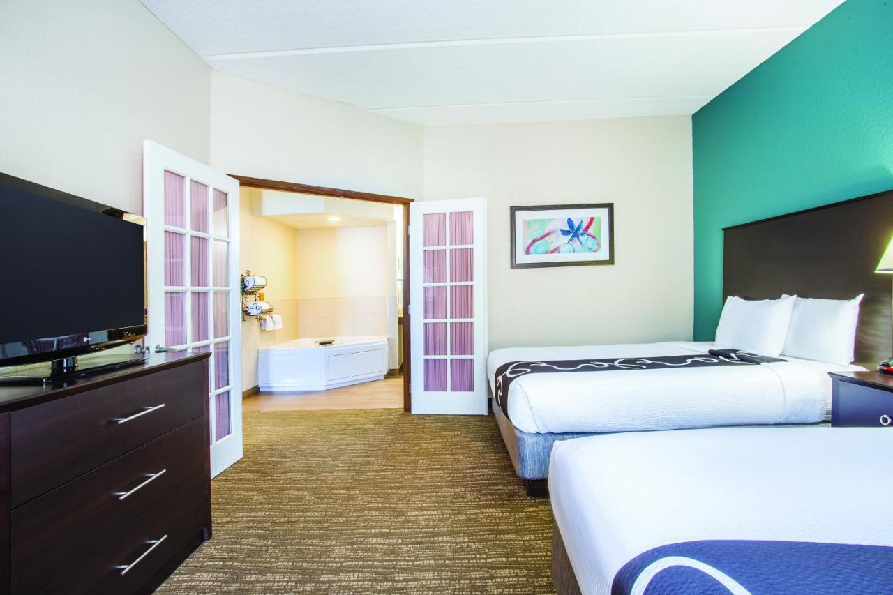 Comfort Inn & Suites Sarasota I75 Buitenkant foto