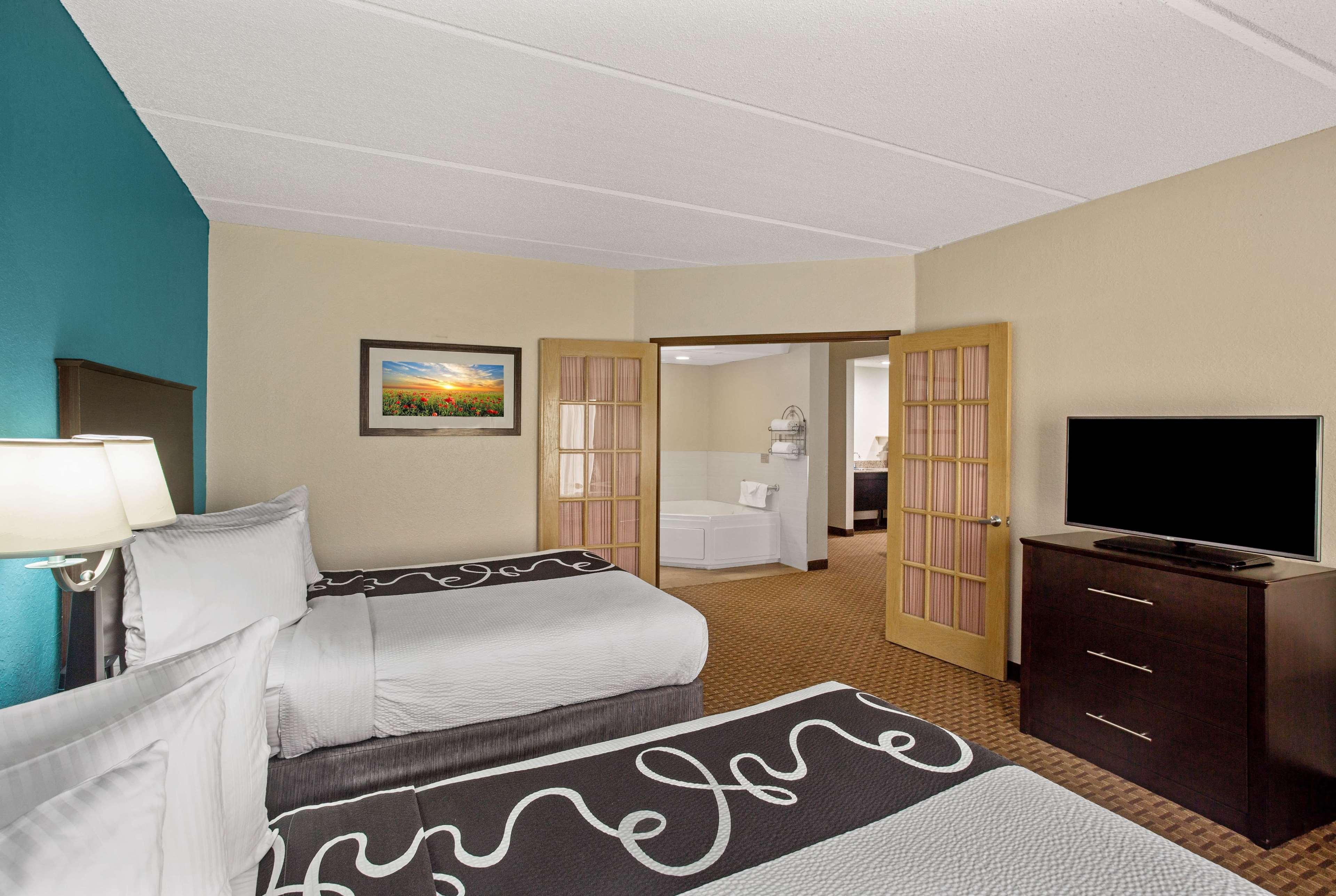 Comfort Inn & Suites Sarasota I75 Buitenkant foto