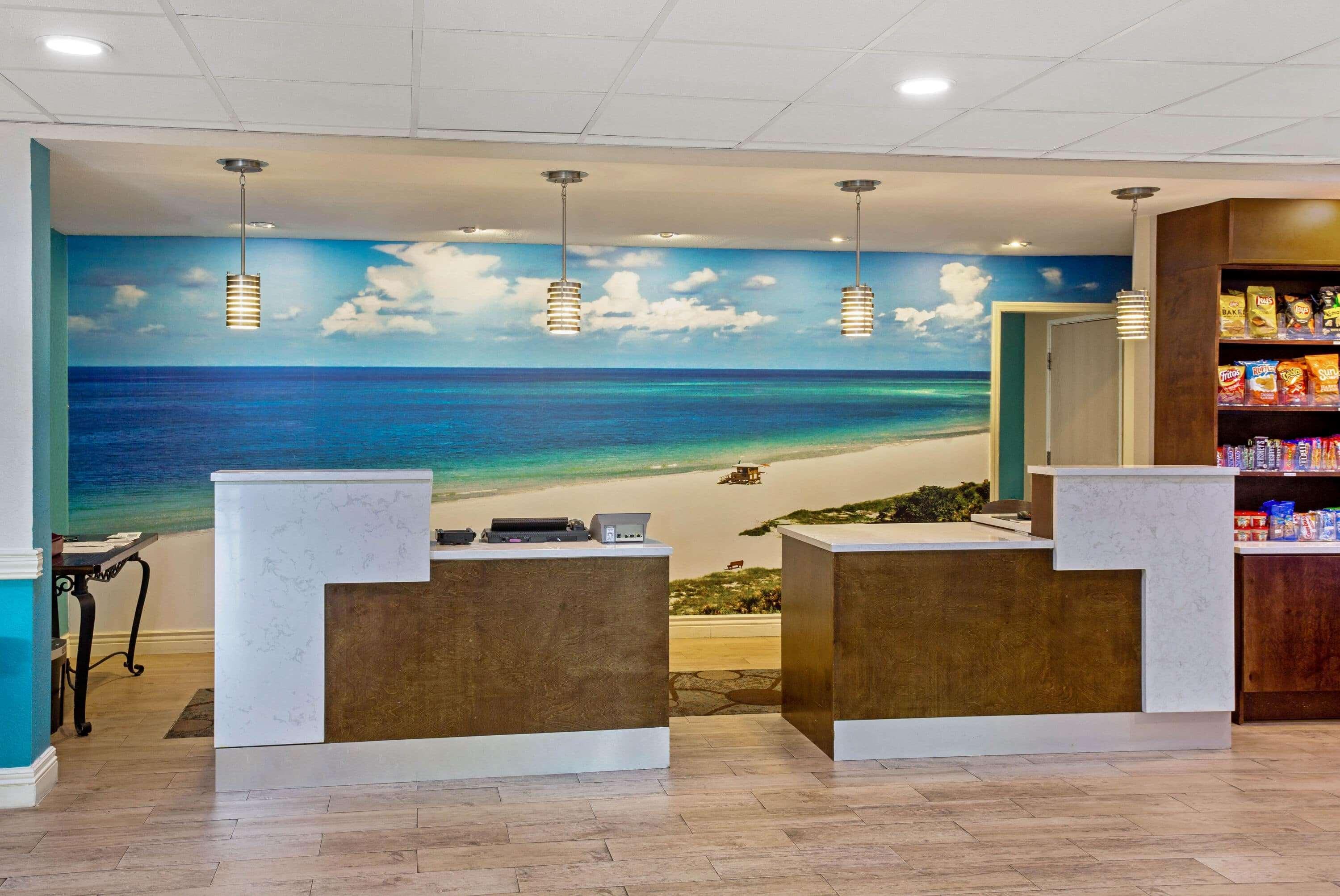 Comfort Inn & Suites Sarasota I75 Buitenkant foto