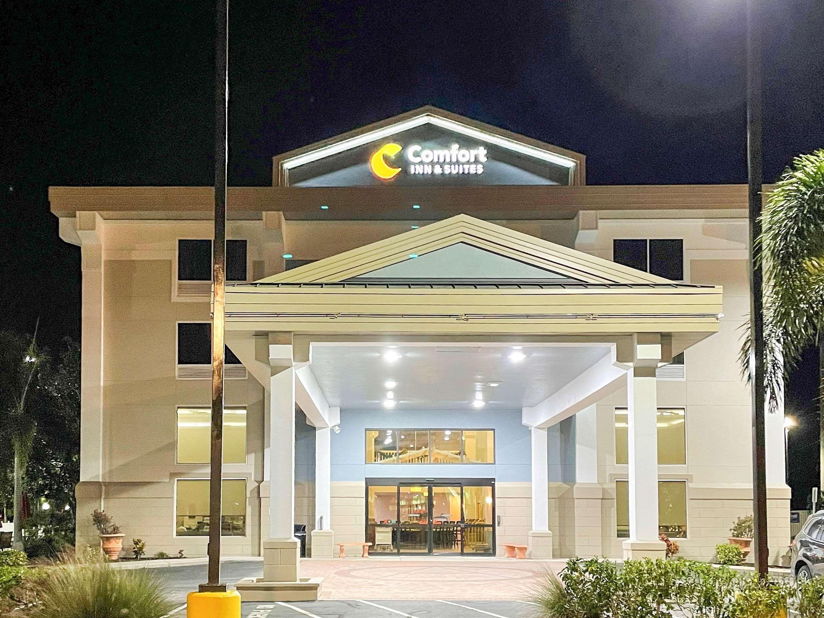 Comfort Inn & Suites Sarasota I75 Buitenkant foto