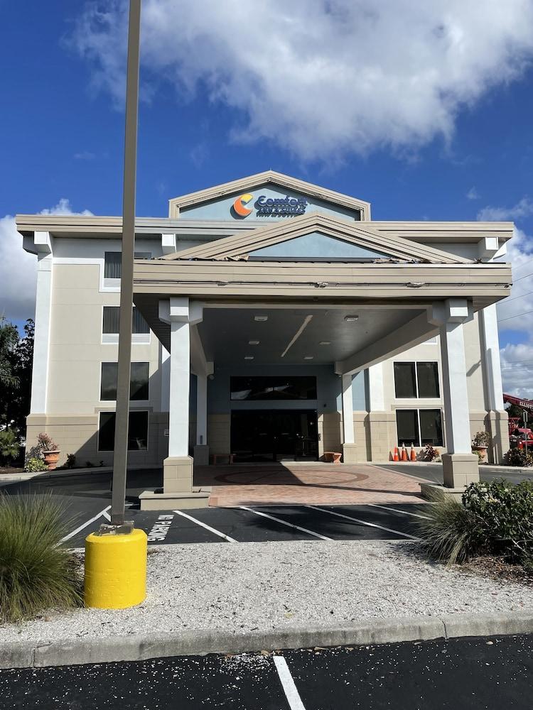 Comfort Inn & Suites Sarasota I75 Buitenkant foto