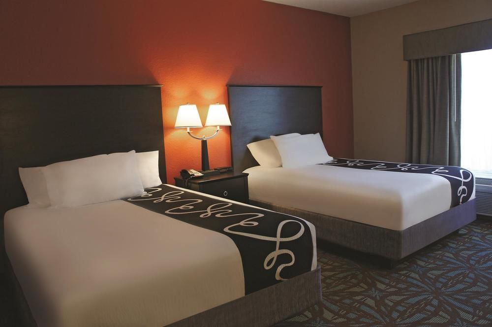 Comfort Inn & Suites Sarasota I75 Buitenkant foto